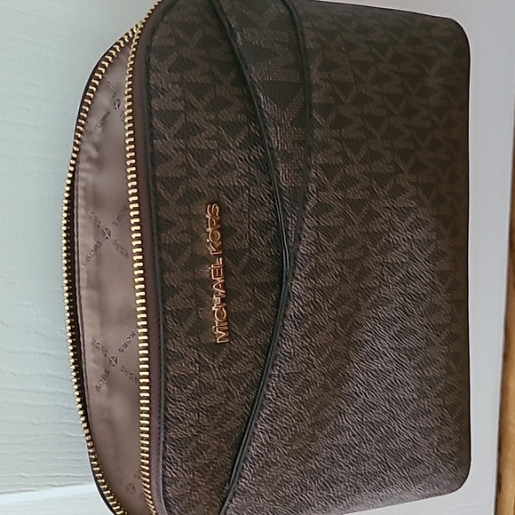 MICHAEL Michael Kors Dome Shaped Crossbody - Picture 2 of 9